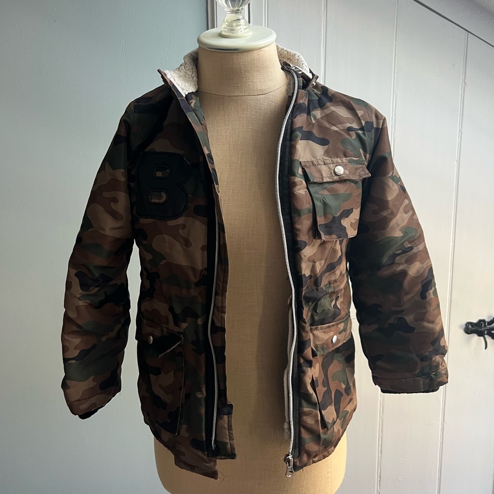 The Brand (Sweden) Woodland Camouflage Puffer Jacket camo w. Sherpa collar